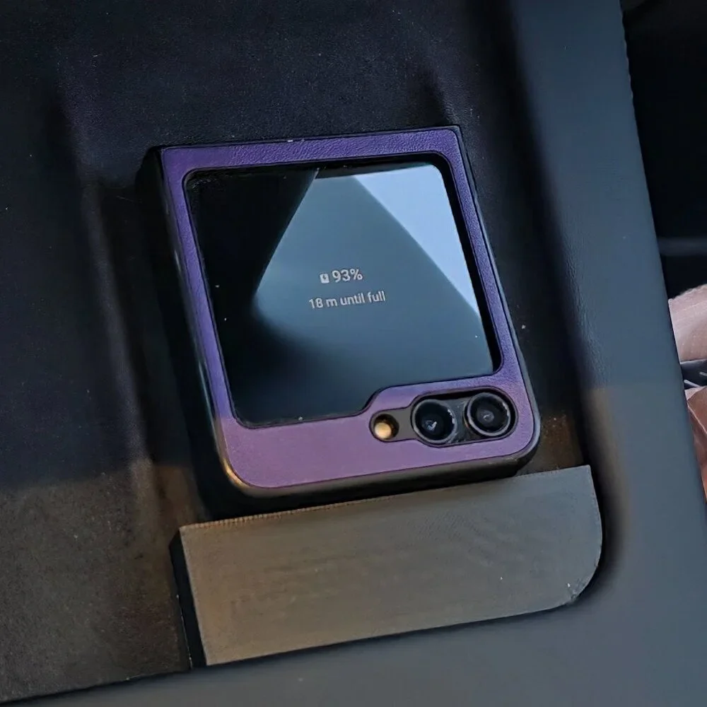 Tesla Model 3 Flip phone charging block